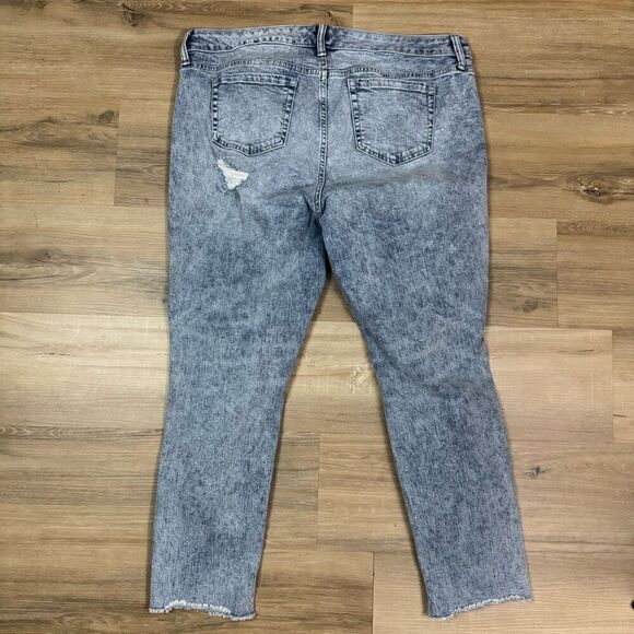 Torrid Women's 16 Boyfriend Jeans Acid Wash Distressed Denim Frayed Thrashed - Picture 6 of 8